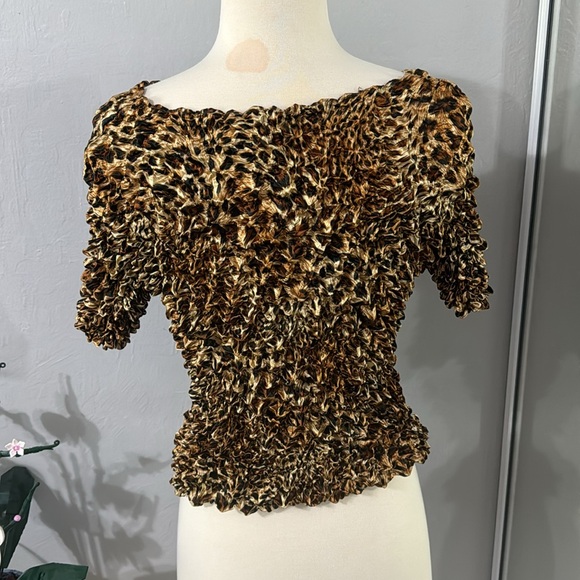 NWT Y2K Crinkle Cheetah Print Tee - Picture 3 of 5